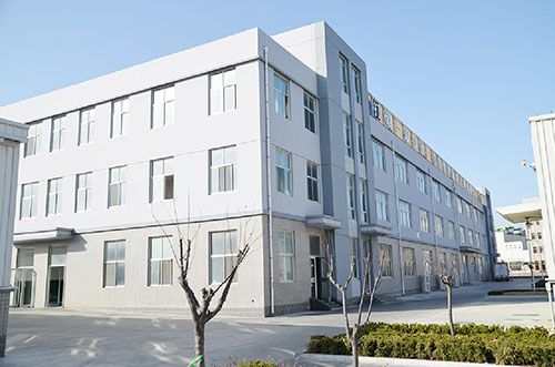 公司本著以人為本、誠(chéng)信待人的理念，培養(yǎng)造就了一批專(zhuān)業(yè)人員